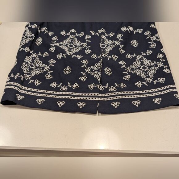 Ann Taylor Navy Embroidered Bow Skirt SZE 2 Midi Paperbag Floral Coquette Office - Picture 12 of 13